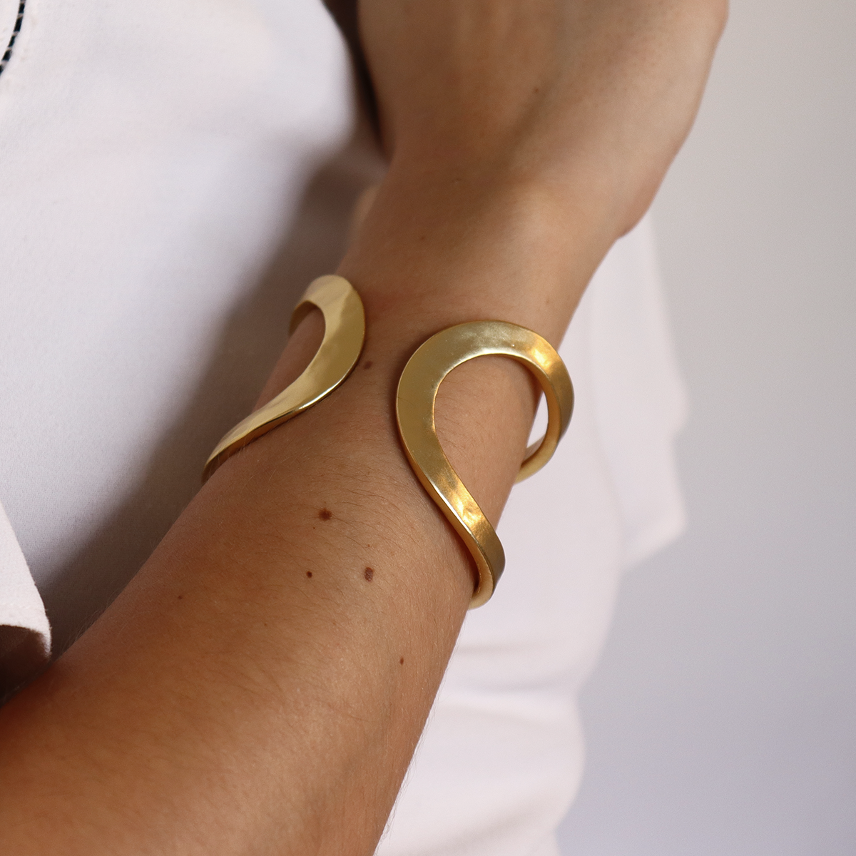 KARINE SULTAN - Minimalist Split Cuff - 24K Gold Plated