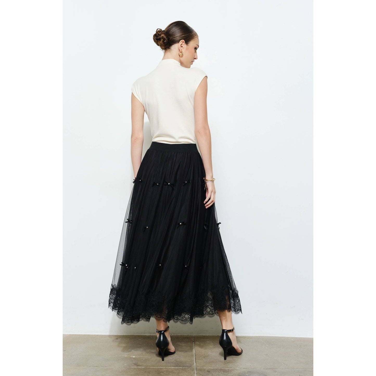 INA - Classic Mock Neck Sleeveless Knit Top