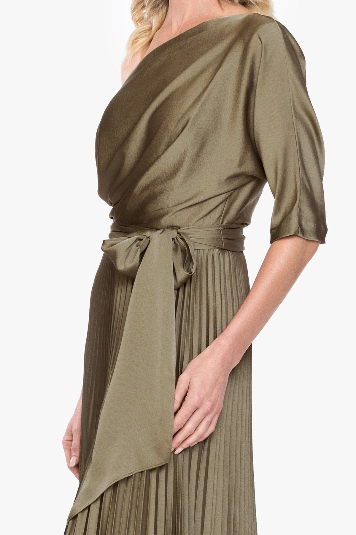 Betsy & Adam LEAH" PLEATED HAMMERED SATIN OFF THE SHOULDER BELTED DRESS