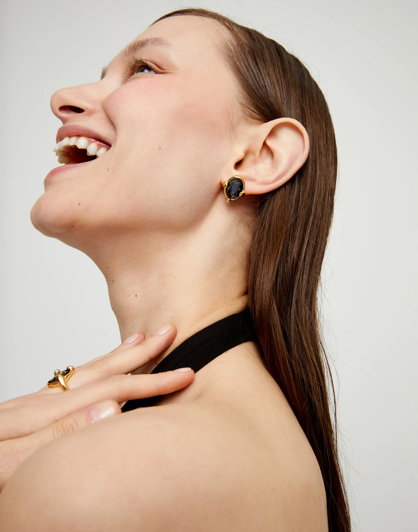 UNO DE 50 Studs with black oval faceted crystals