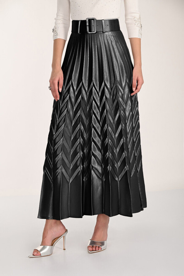 Frank Lyman Elegant Chevron Pleated Skirt