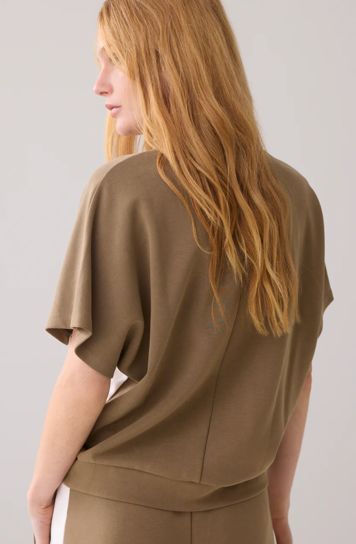 Summum V Neck Short Sleeve Scuba Top