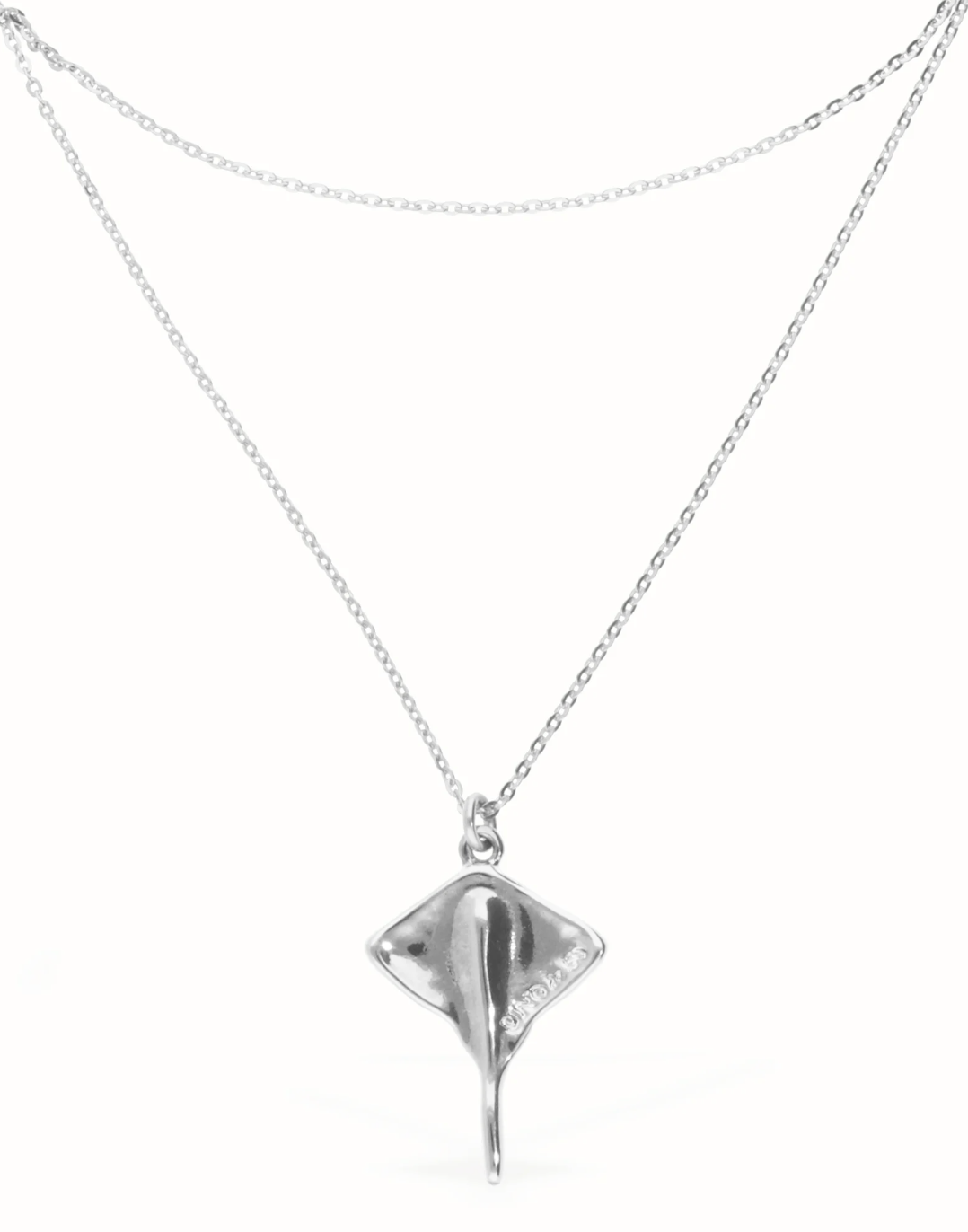 UNO DE 50 Ser Majestuosa Multi Strand Chain Necklace with Manta Ray
