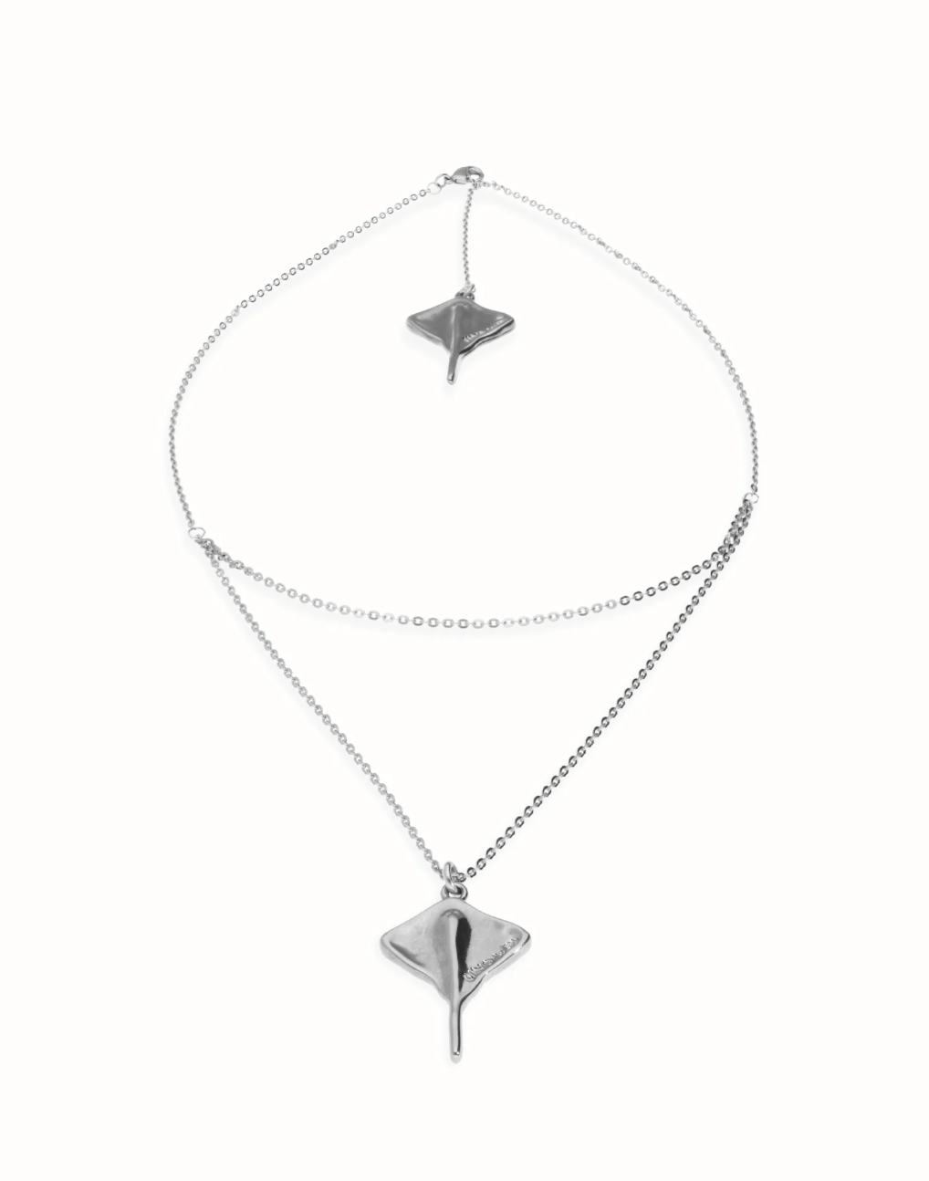 UNO DE 50 Ser Majestuosa Multi Strand Chain Necklace with Manta Ray