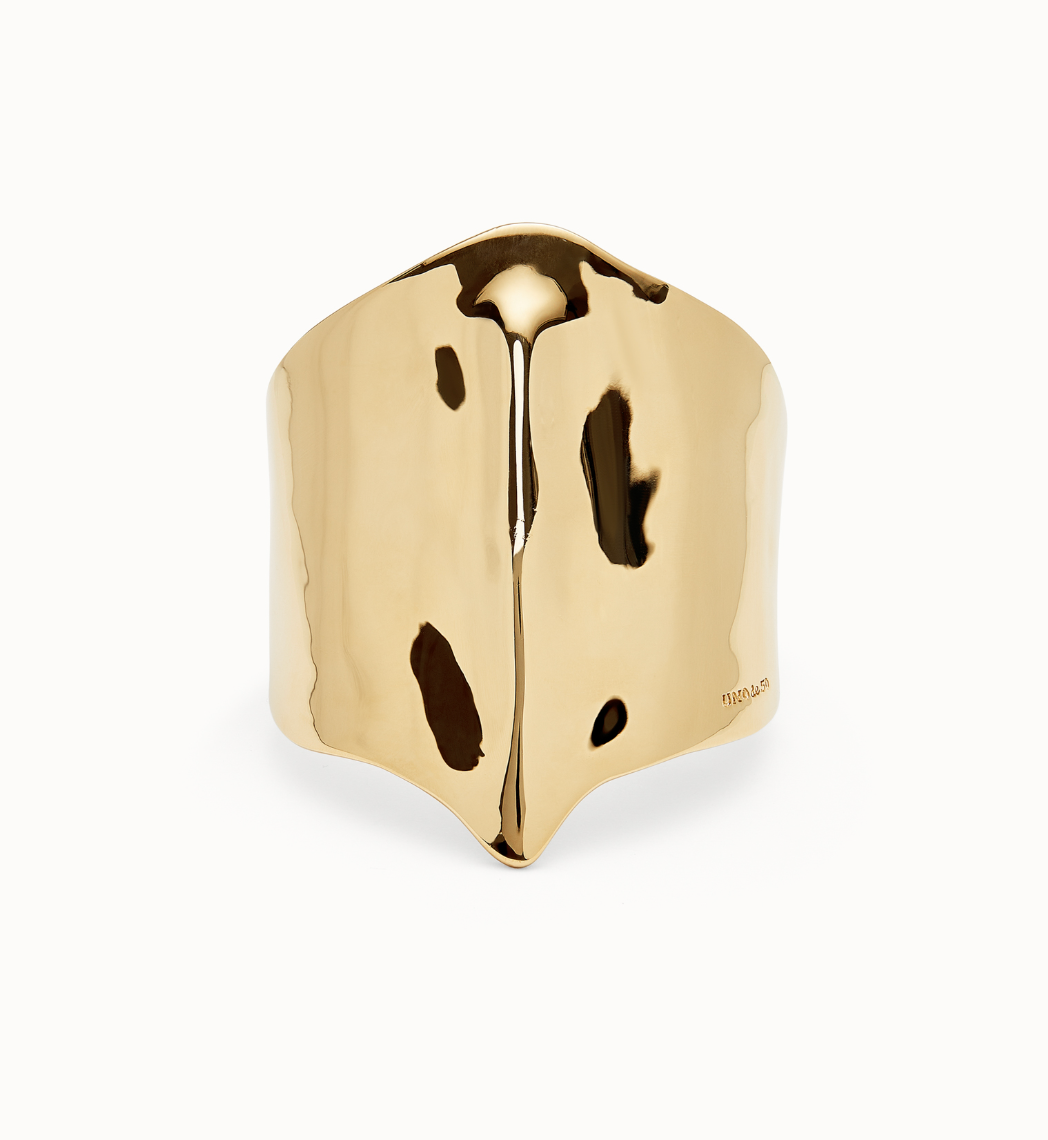 UNO DE 50 Gold Bangle bracelet with manta ray structure
