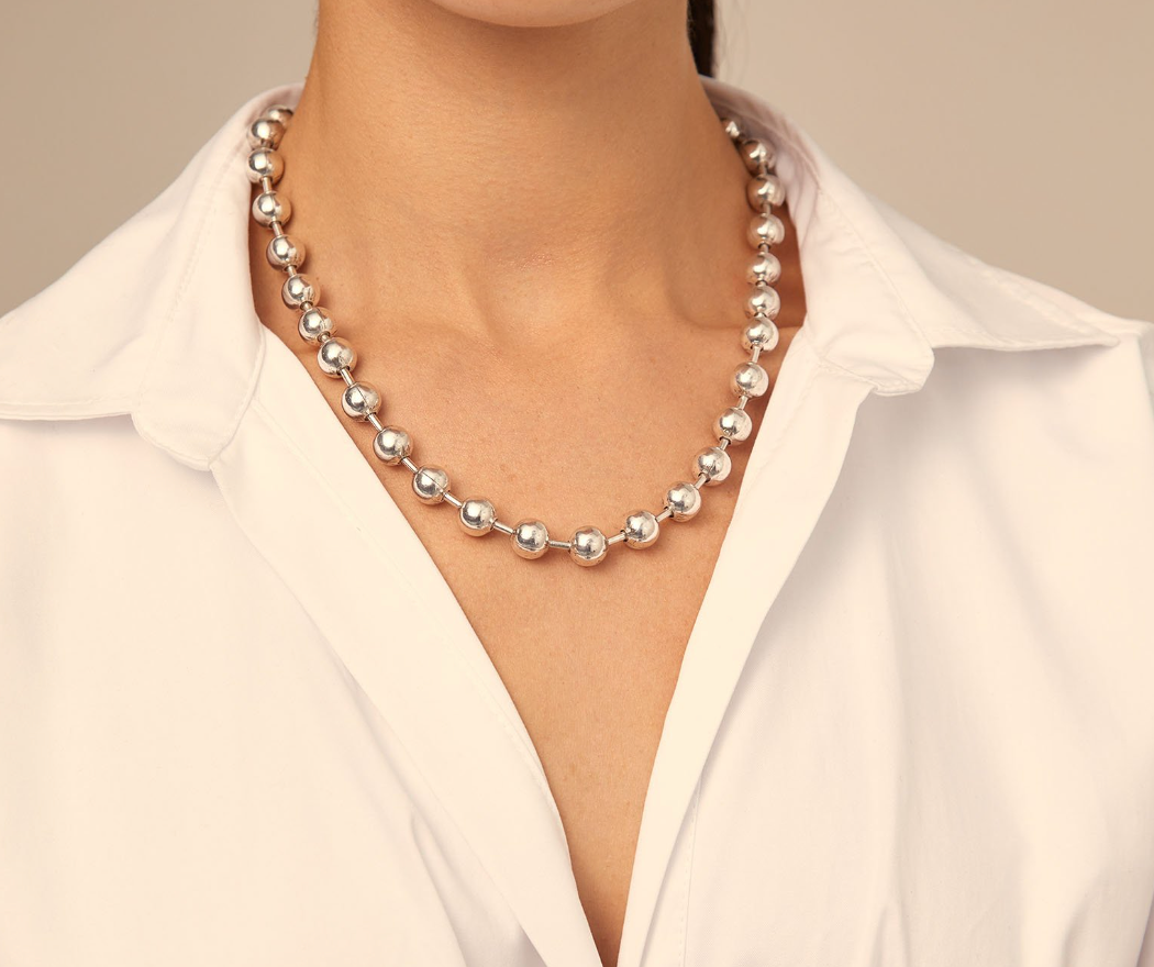 UNO DE 50 COPITO DE NIEVE Silver Short beaded necklace with padlock