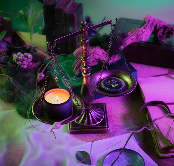 VOLUSPA Palo Santo Spells Mini Tin Candle