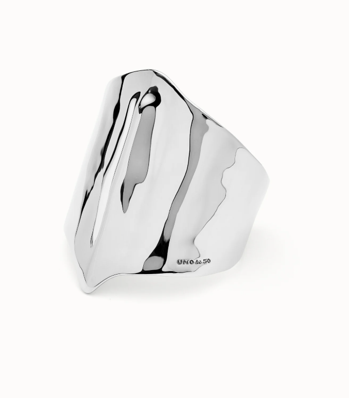 UNO DE 50 Bangle bracelet with manta ray structure