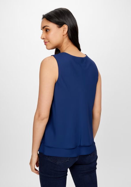 Frank Lyman Casual V-neck Pullover Style