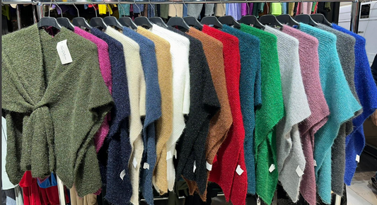 22234B Italian Knit Cozy Warm Poncho with Loop LOOWIE