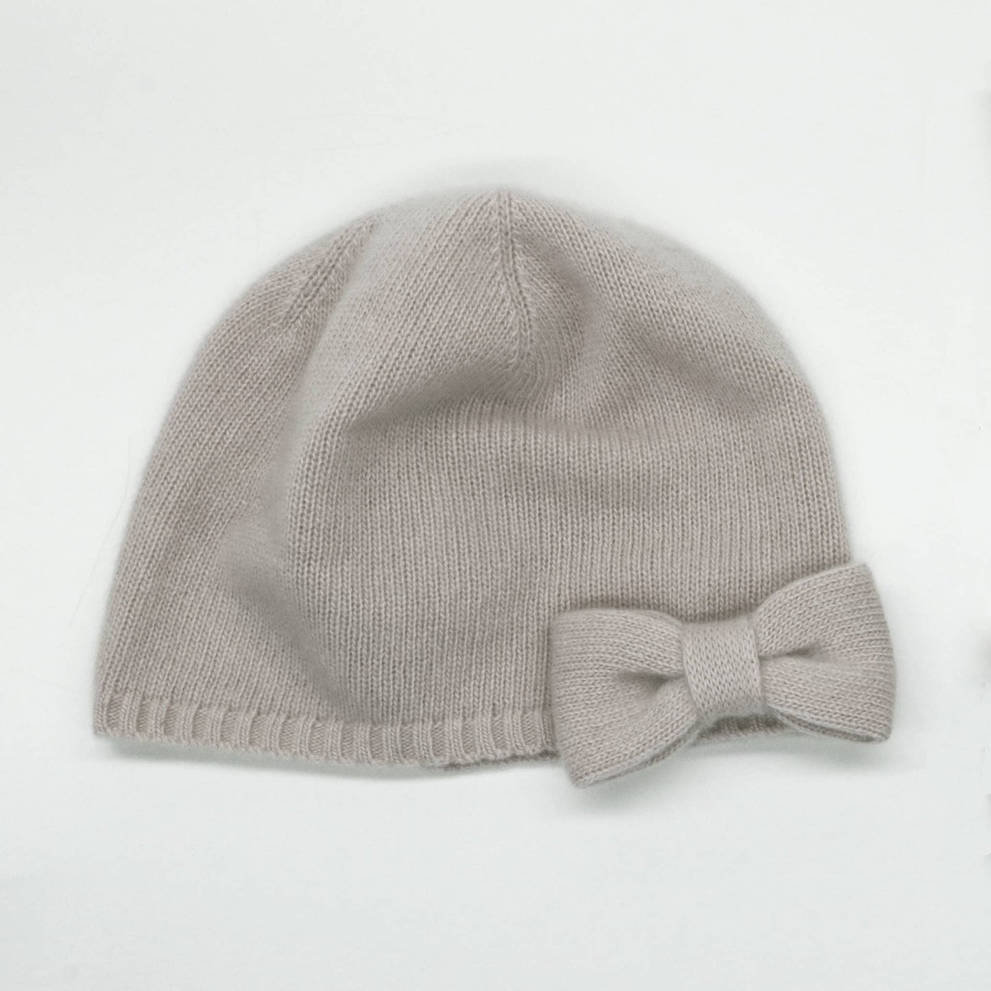 Cashmere beanie with bow